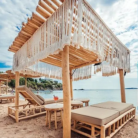 Flores Garden Sea View With Balcony