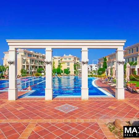 Апартамент Flores Garden Sea View With Balcony