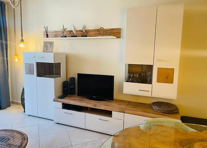 Flores Garden Sea View With Balcony Apartment Chernomorets